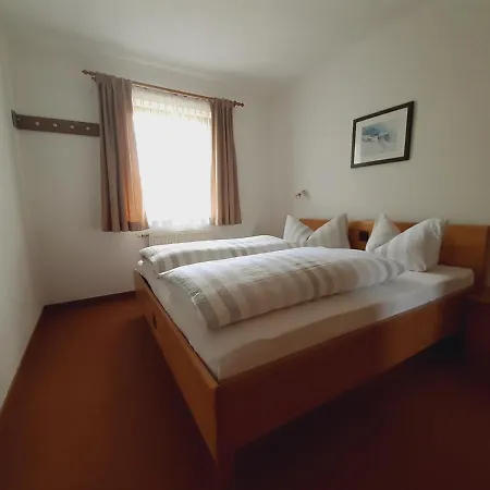 Appartementhaus St. Martin Seefeld w Tirolu